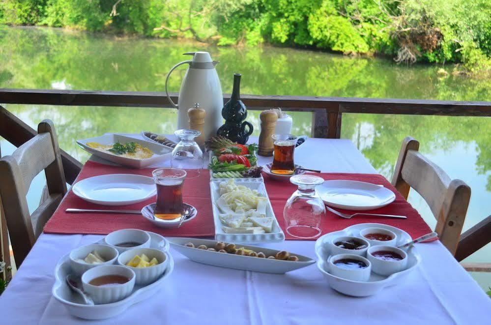 Teras Hotel Istanboel Buitenkant foto